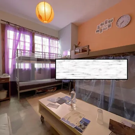 بيت شباب Budget *